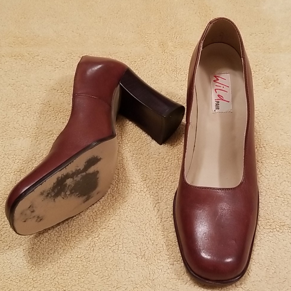 Wild Pair Vintage Sammy Brown Leather Pumps in 8B